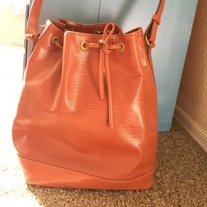 Louis Vuitton Epi Noe 3085